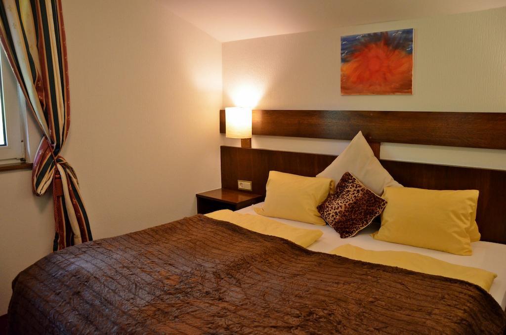 Villa Desiree - Hotel Garni - Adults Only Филлах Номер фото